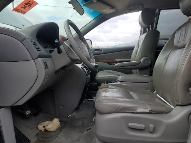 2004 Toyota Sienna XLE