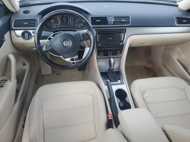 2015 Volkswagen Passat SE