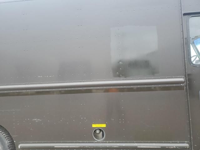 2009 Freightliner Chassis M Line WALK-IN Van