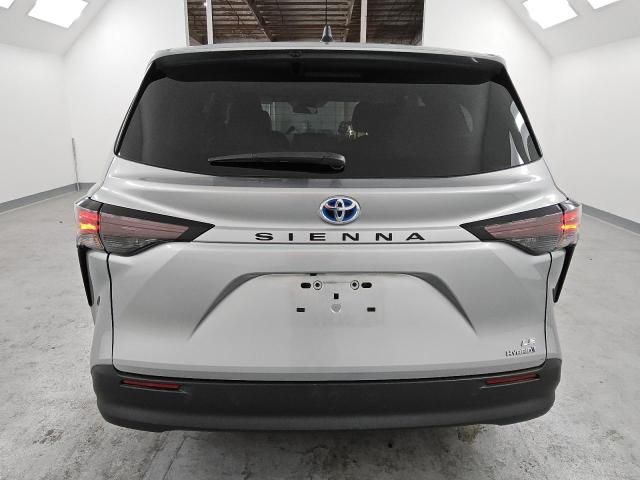 2023 Toyota Sienna LE