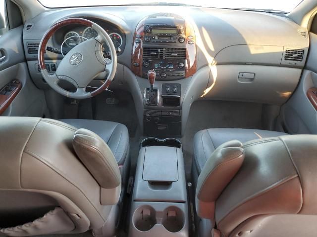 2004 Toyota Sienna XLE