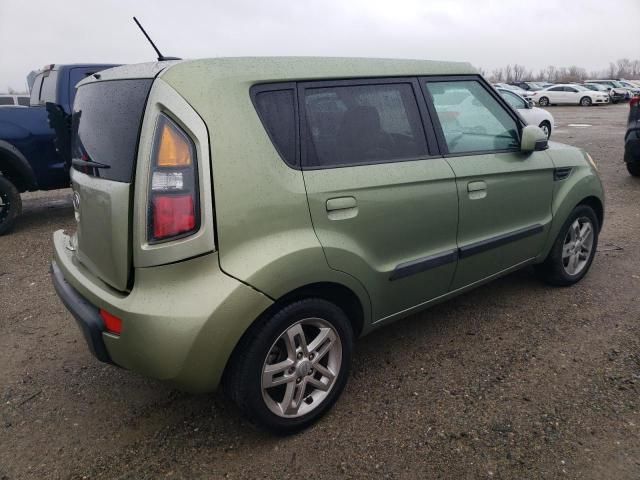 2010 KIA Soul +