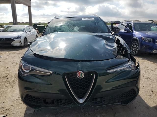 2021 Alfa Romeo Stelvio Sport