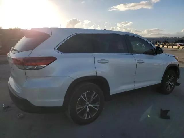 2019 Toyota Highlander LE