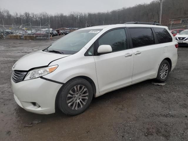 2015 Toyota Sienna XLE