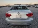 2014 Volkswagen Passat SE