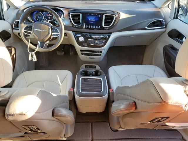 2017 Chrysler Pacifica Touring L Plus