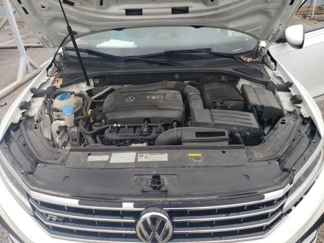 2017 Volkswagen Passat R-Line