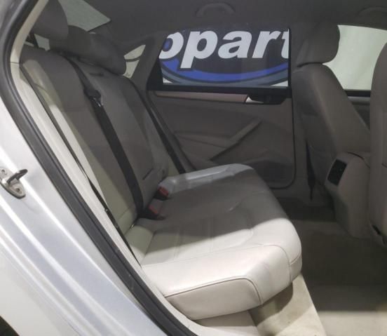 2014 Volkswagen Passat SE