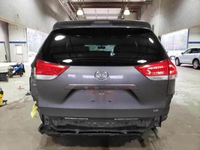 2013 Toyota Sienna LE