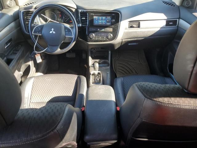 2015 Mitsubishi Outlander SE