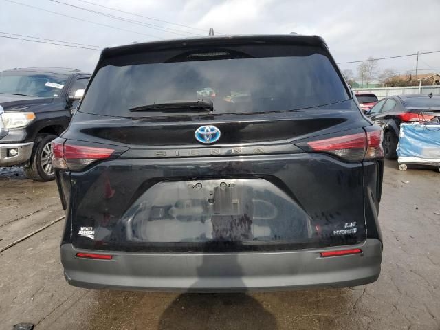 2022 Toyota Sienna LE