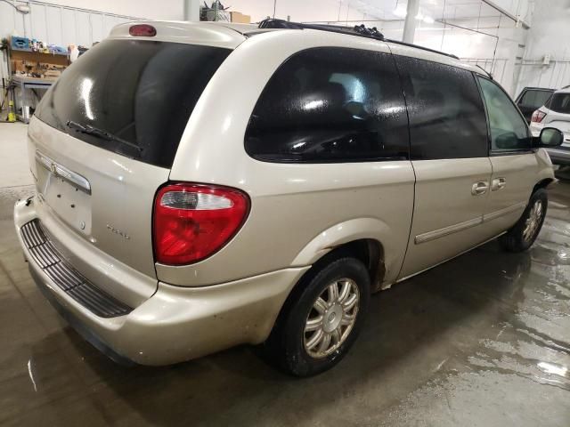 2005 Chrysler Town & Country Touring