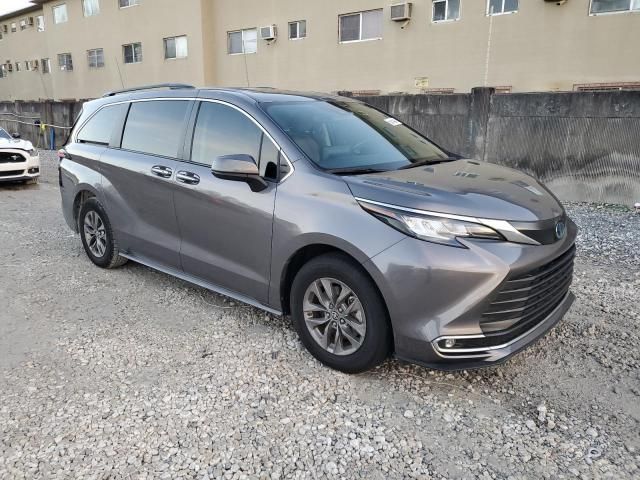 2023 Toyota Sienna XLE