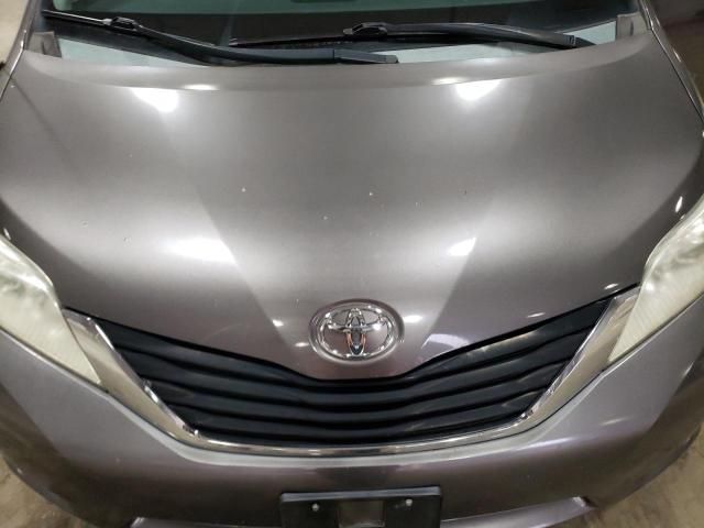 2013 Toyota Sienna LE