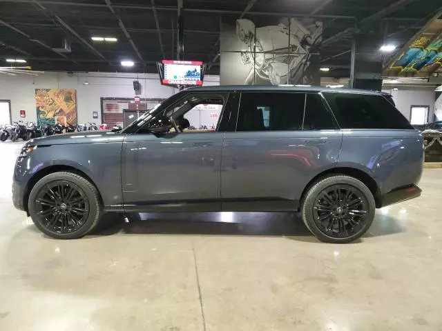 2025 Land Rover Range Rover SE