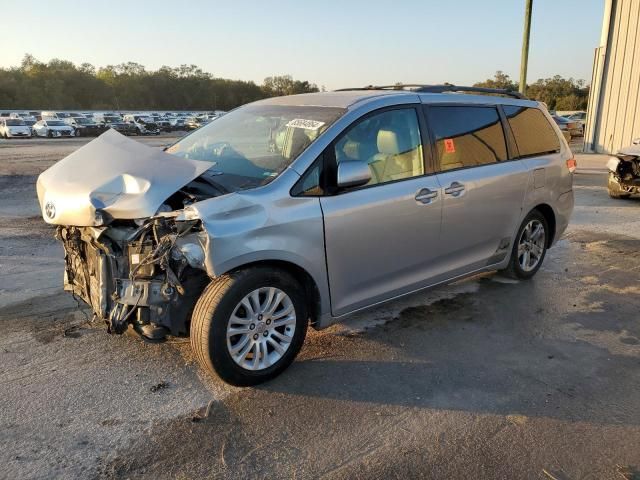 2011 Toyota Sienna XLE