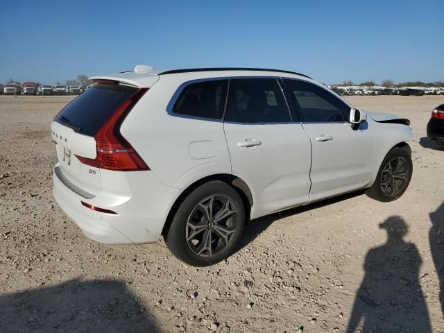 2022 Volvo XC60 B5 Momentum