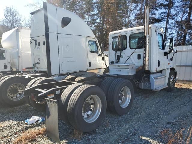 2013 Freightliner Cascadia 125