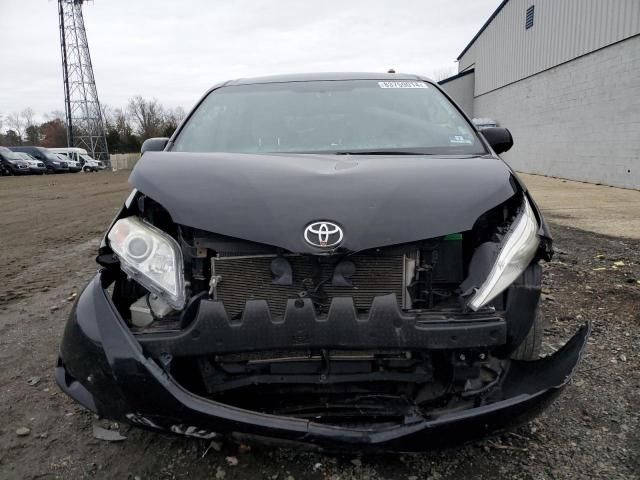 2015 Toyota Sienna LE