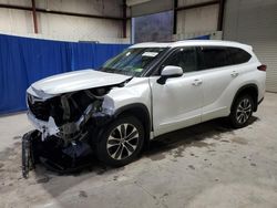 Salvage cars for sale at Hurricane, WV auction: 2022 Toyota Highlander XLE