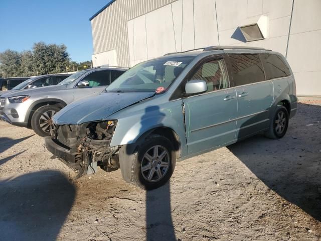 2010 Chrysler Town & Country Touring