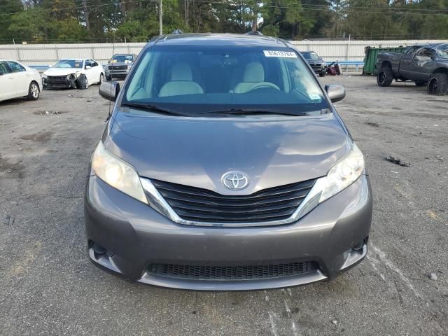 2014 Toyota Sienna LE