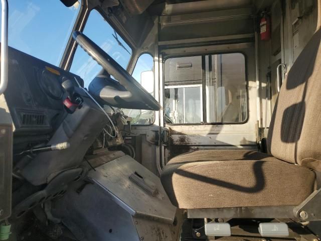 2009 Freightliner Chassis M Line WALK-IN Van