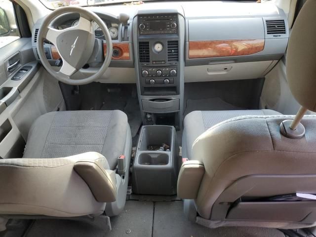 2008 Chrysler Town & Country LX