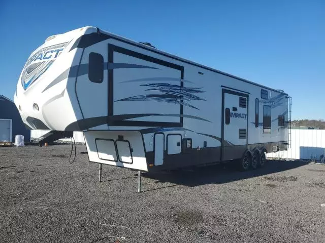 2015 Keystone Challenger Camper