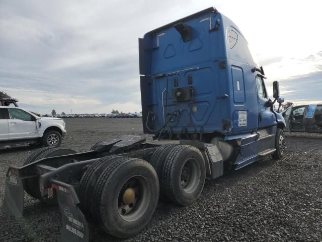 2013 Freightliner Cascadia 125