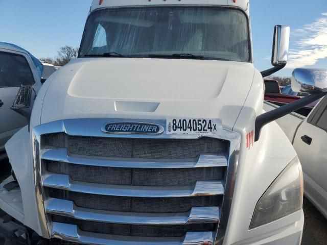 2019 Freightliner Cascadia 126