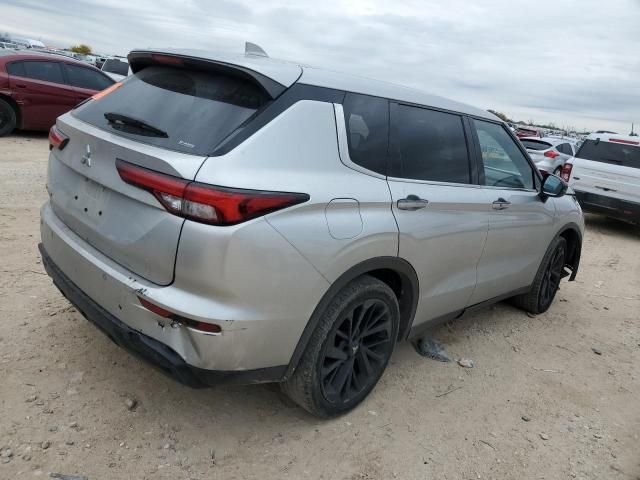 2022 Mitsubishi Outlander SE