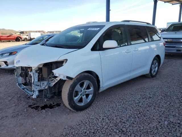 2015 Toyota Sienna LE