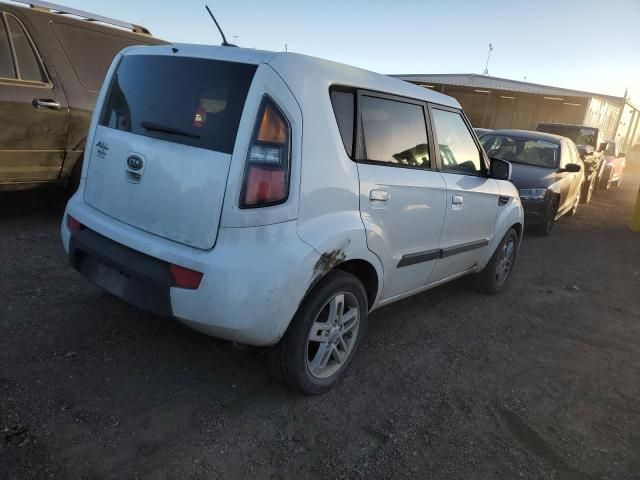 2010 KIA Soul +