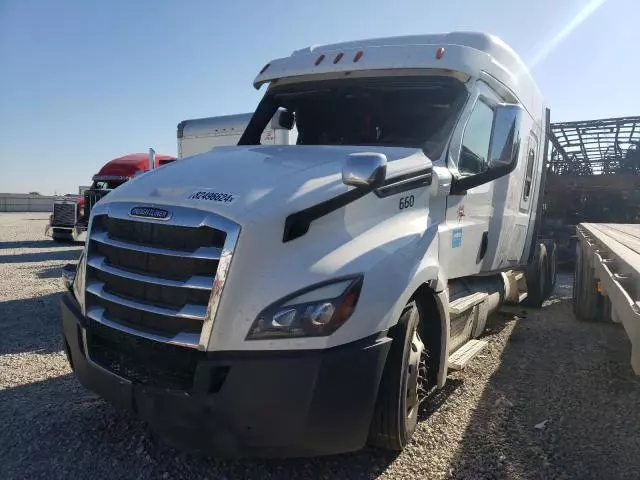 2019 Freightliner Cascadia 126