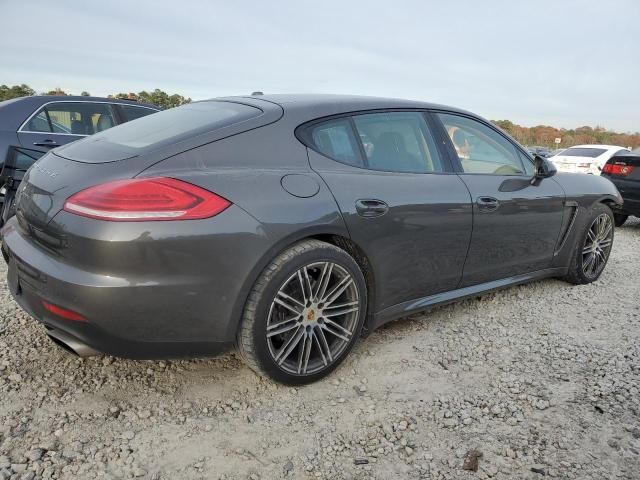 2016 Porsche Panamera 2