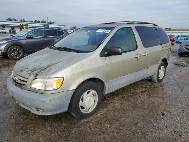 2001 Toyota Sienna LE