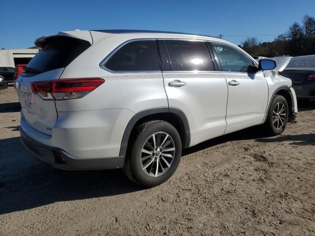 2017 Toyota Highlander SE