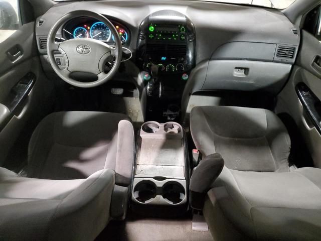 2004 Toyota Sienna CE