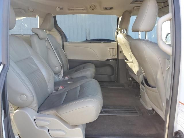 2018 Toyota Sienna XLE