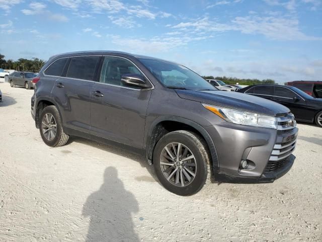 2019 Toyota Highlander SE