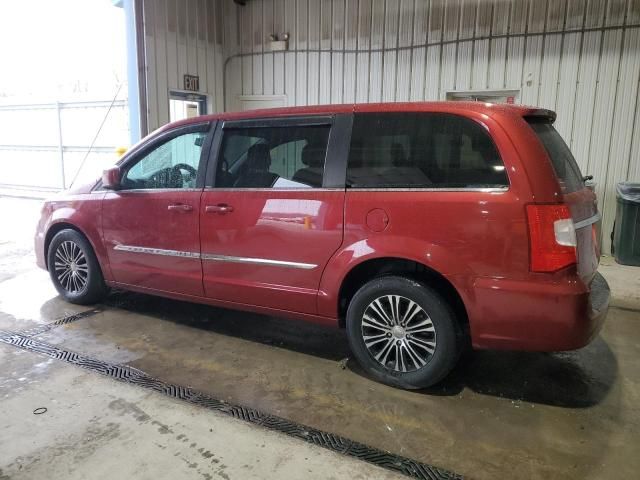 2014 Chrysler Town & Country S