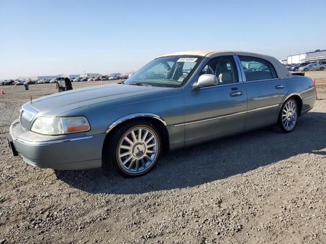 2004 Lincoln Town Car Executive