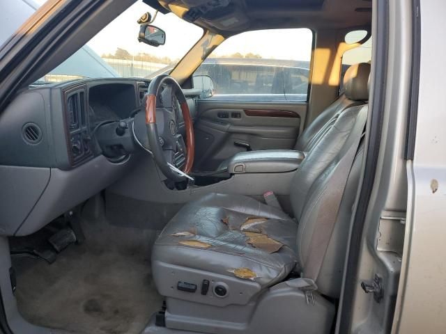 2004 Cadillac Escalade Luxury