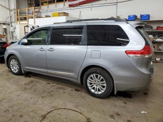 2012 Toyota Sienna XLE