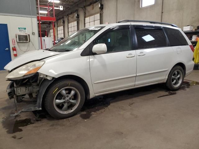 2006 Toyota Sienna XLE