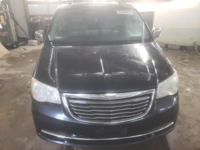 2014 Chrysler Town & Country Touring L