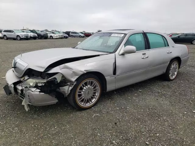 2006 Lincoln Town Car Signature Limited