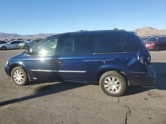 2005 Chrysler Town & Country Touring